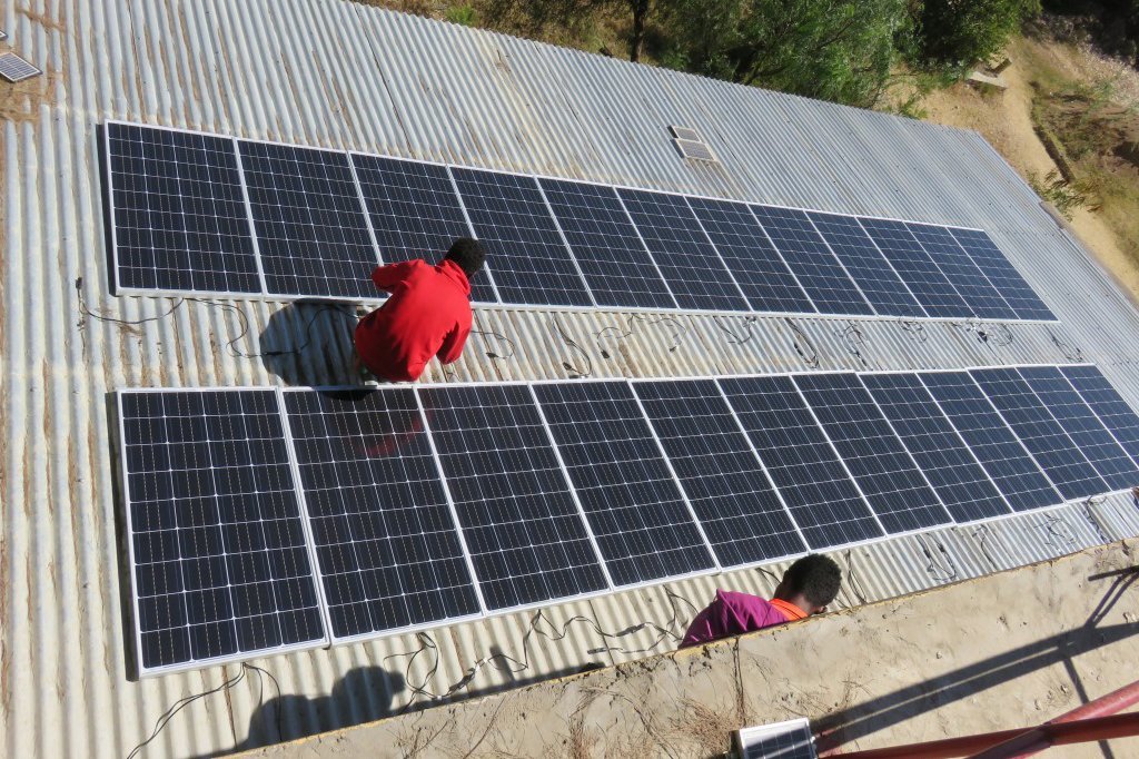 Aethiopien: Solaranlage auf einem Dach