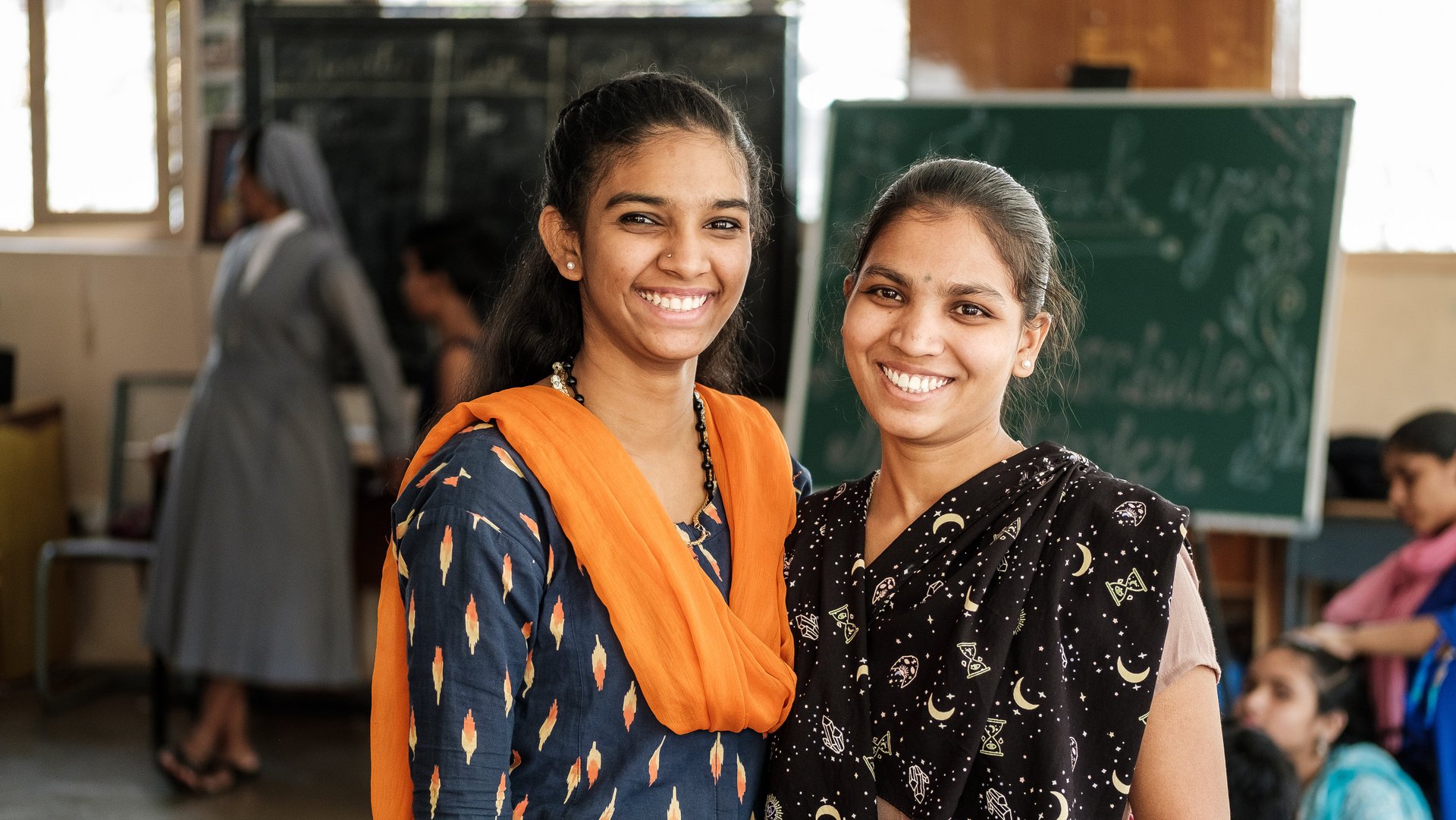 Indien: Mädchen im Klassenraum Indien: Mädchen im Klassenraum