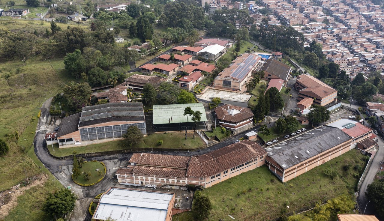 Kolumbien: Luftbild Ciudad Don Bosco