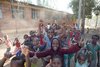 Äthiopien: Jubelnde und winkende Kinder