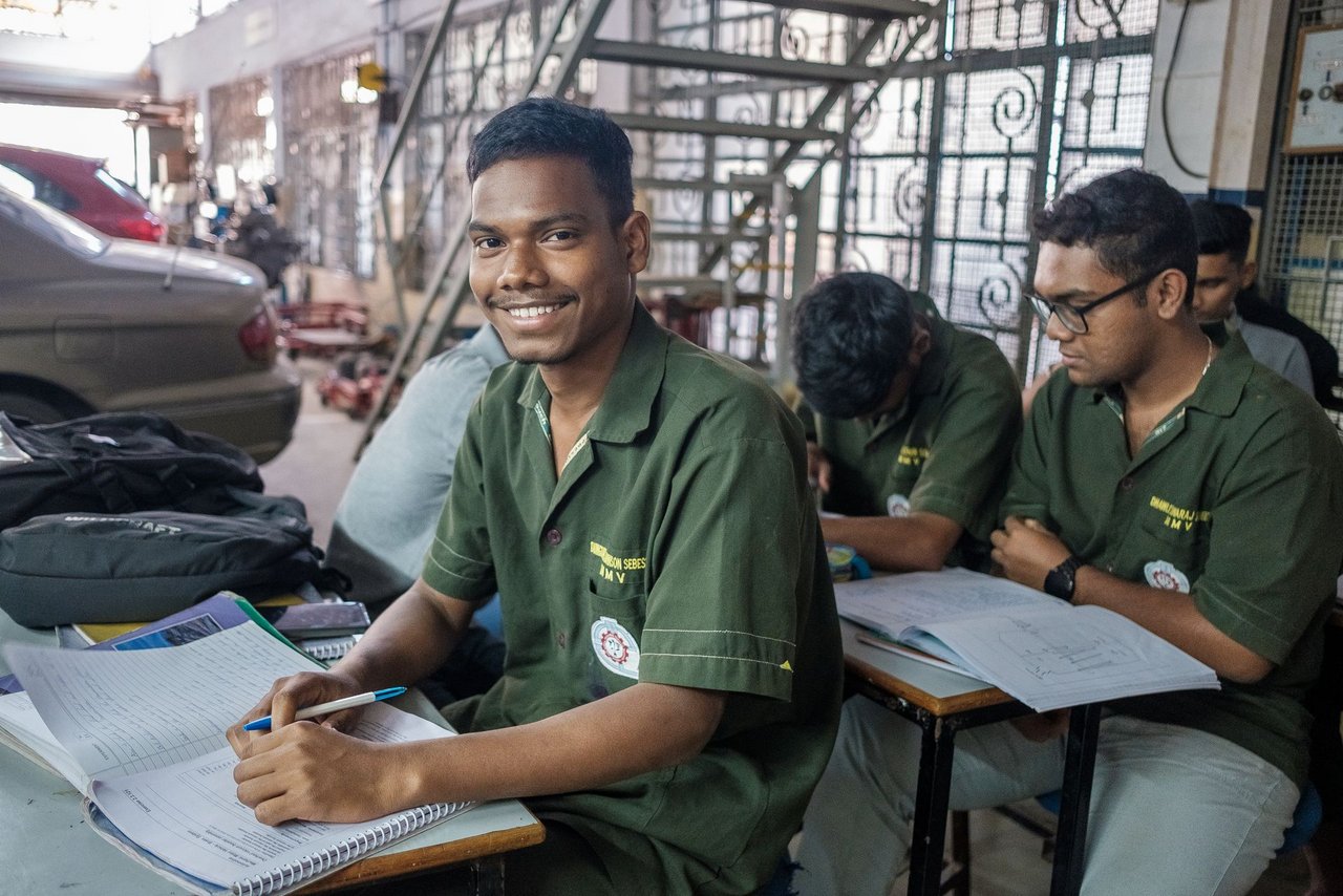 Indien: Kfz-Azubis bei Don Bosco in Mumbai im Unterricht